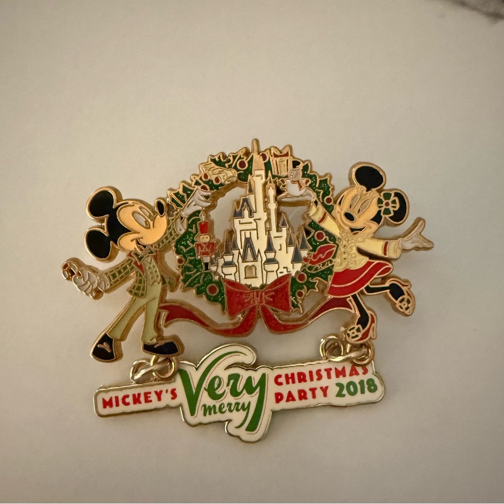 DISNEY MICKEYS VERY MERRY CHRISTMAS PARTY 2018 PIN LIMITED RELEASE